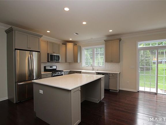 3rd image of 10 Moorland Dr #10