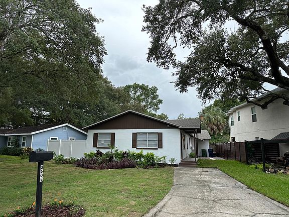 5th image of 3605 E Royal Palm Cir