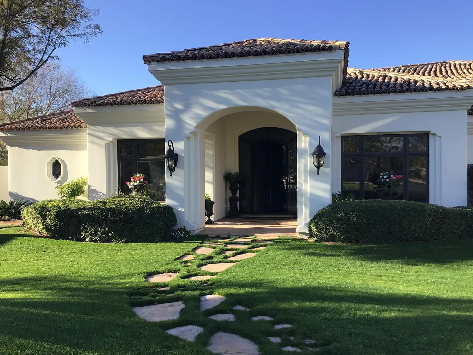 1225 E Warner Rd — Photo 2