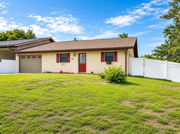 700 W Dampier St, Inverness, FL 34450