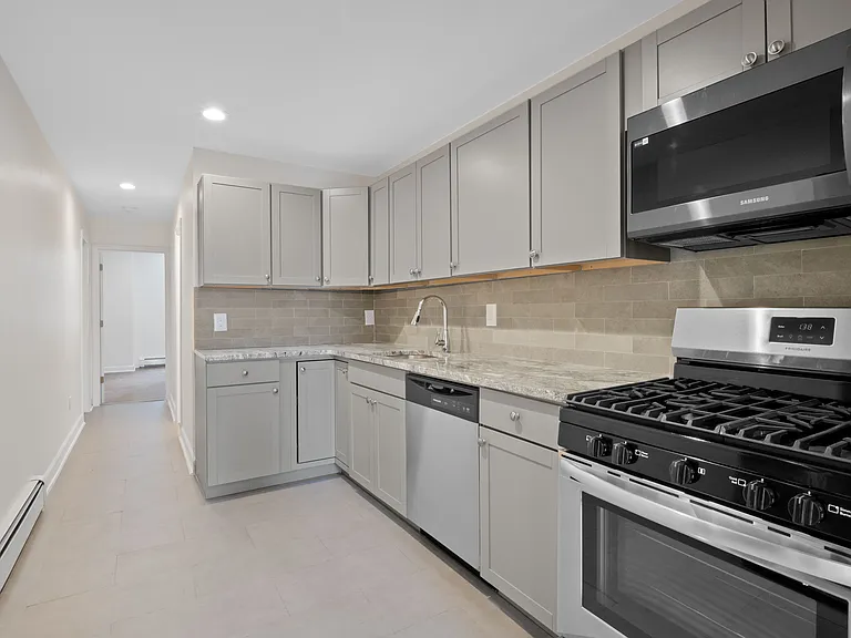 153 Christopher Columbus Dr #2R — Photo 2