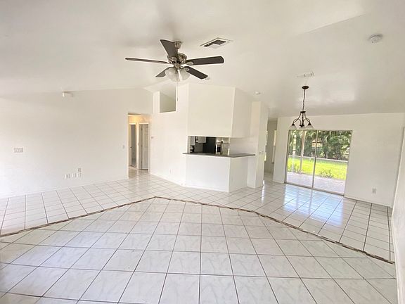 3rd image of 3018 SW 15th Ave