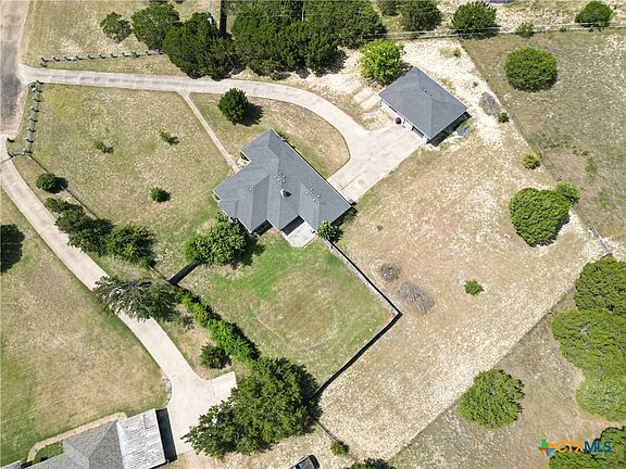 5th image of 875 Spring Creek Ln