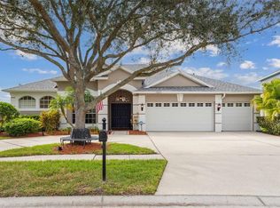 17632 Archland Pass Rd, Lutz, FL 33558