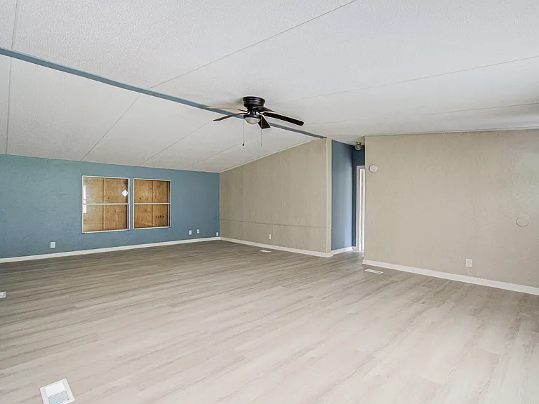 16307 Antelope Ln — Photo 10
