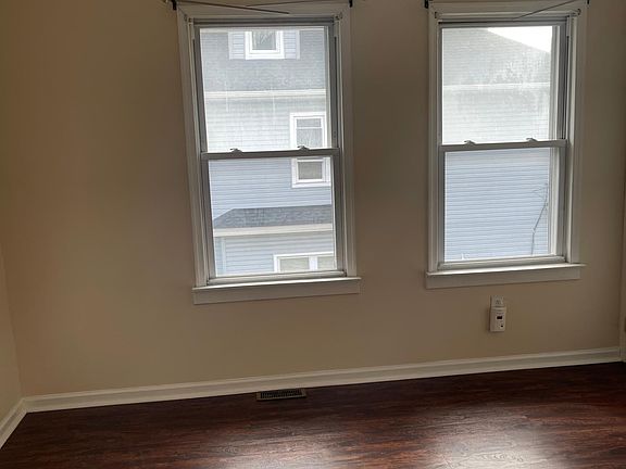 3rd image of 147 Hirst Ave