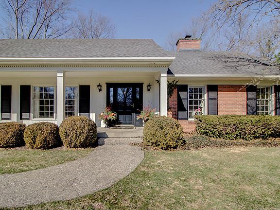 3rd image of 3335 Oak Hollow Dr SE