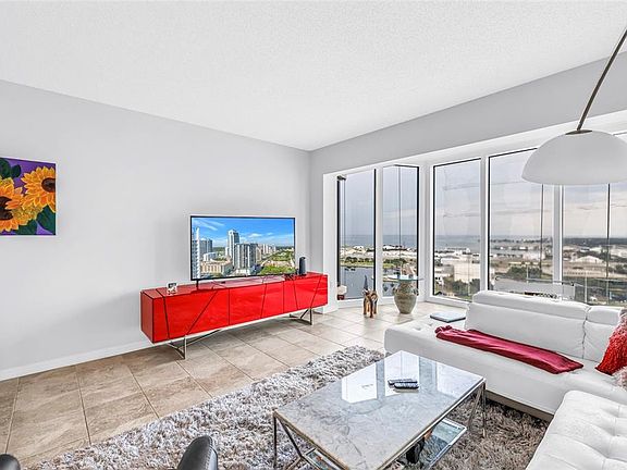 5th image of 1 BEACH DRIVE SE #1907