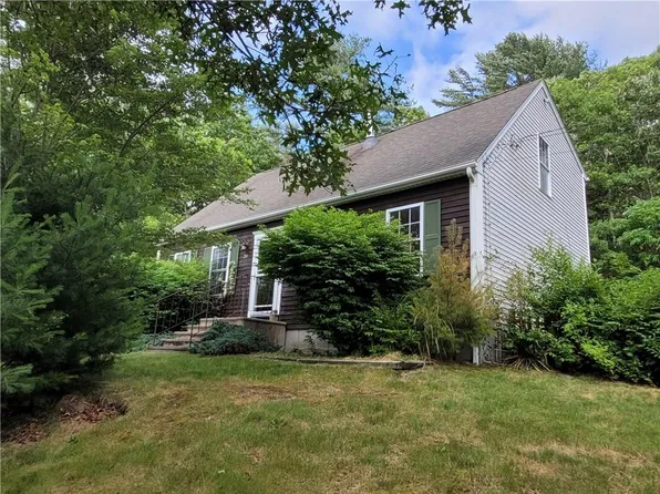 20 King Arthur Dr, Richmond, RI 02892