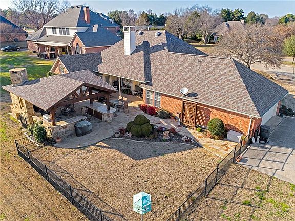 2nd image of 15 Santa Maria Cir