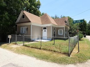 214 E Wilson St, Cleburne, TX 76031