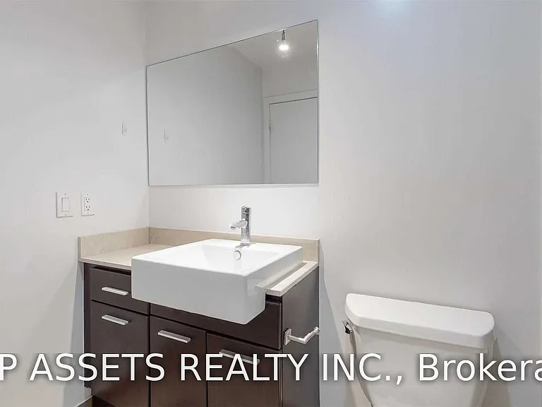 770 Bay St #1202 — Photo 22