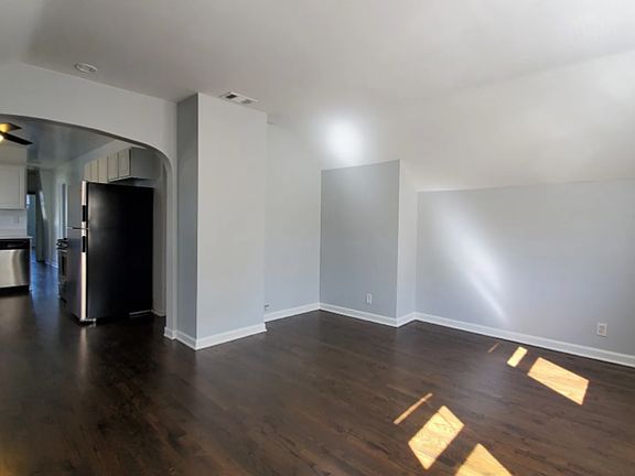 3rd image of 3414 N Seeley Ave Unit 3