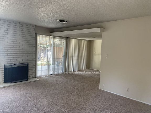 2nd image of 1493 Merry Ln