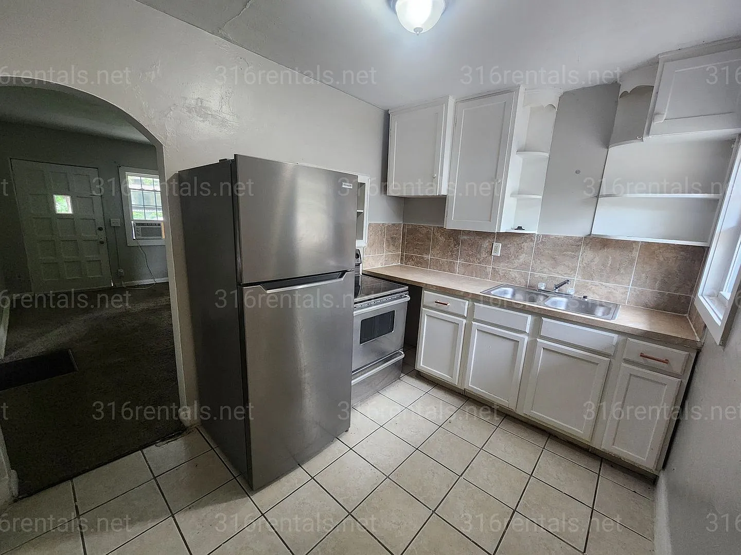 1813 N Woodland Ave — Photo 3