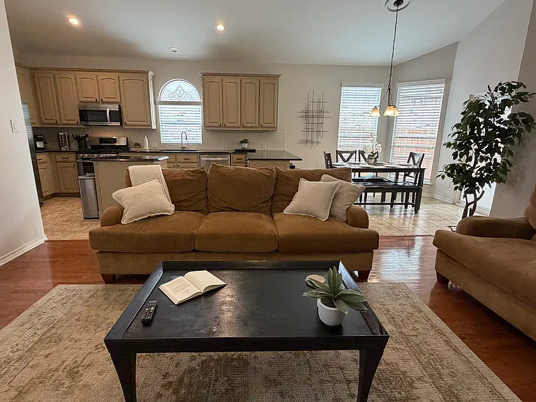 4112 Ellenboro Ln — Photo 9