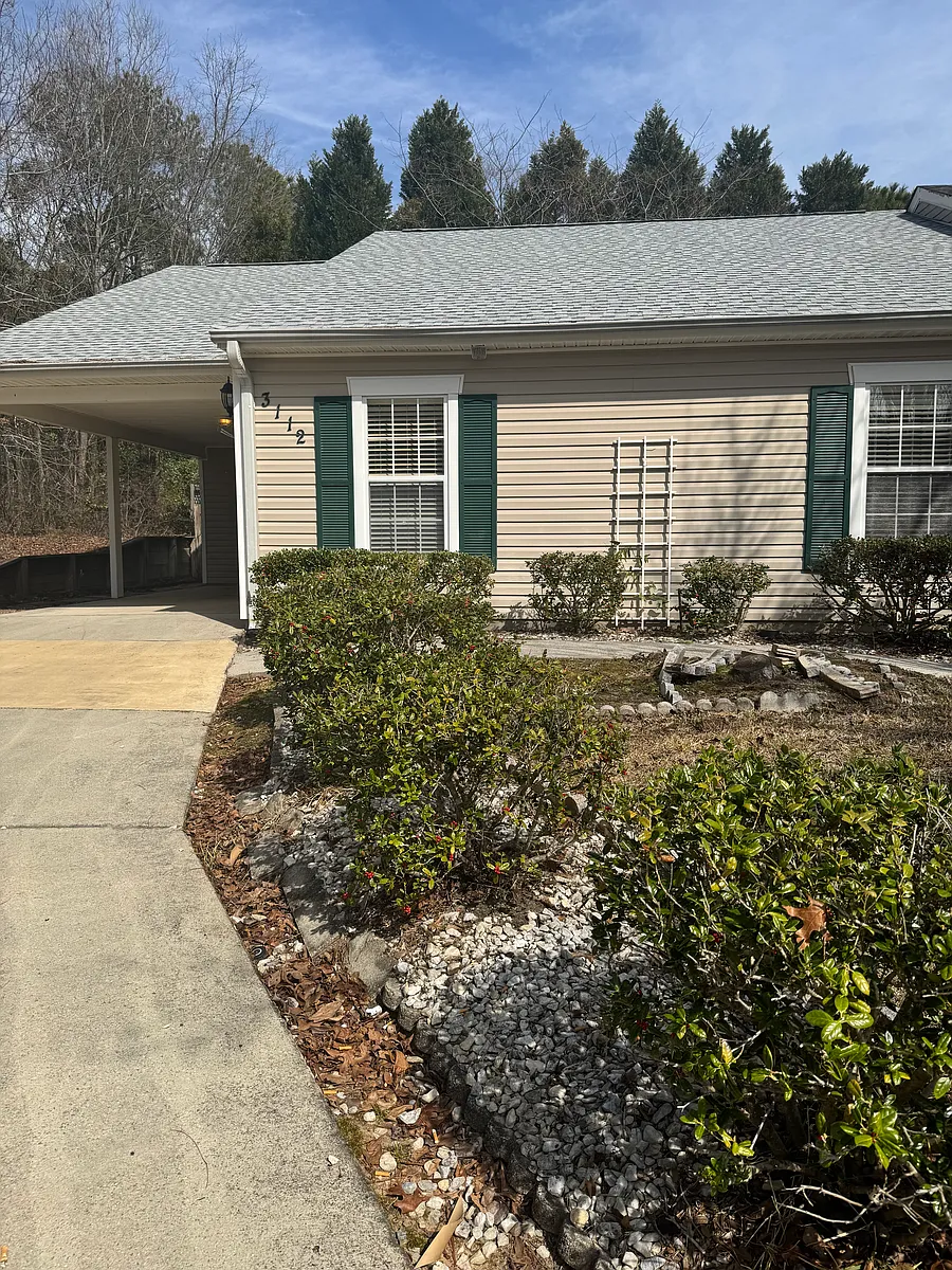 Building Photo - 3112 Lucas Ln SW