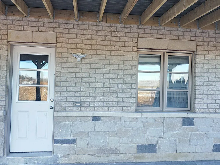 126 Degrey Dr — Photo 9