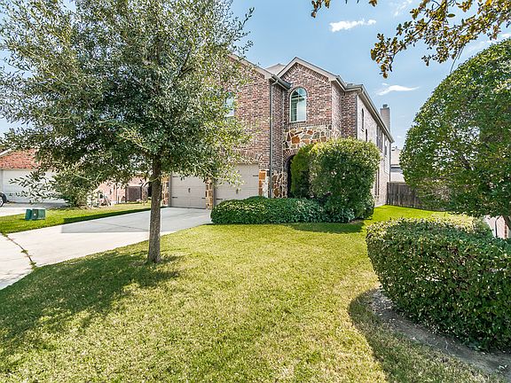 2nd image of 1438 Sparrow Dr