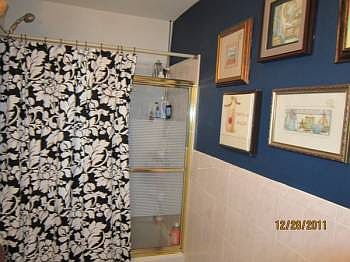 3rd image of 10559 Avenue L