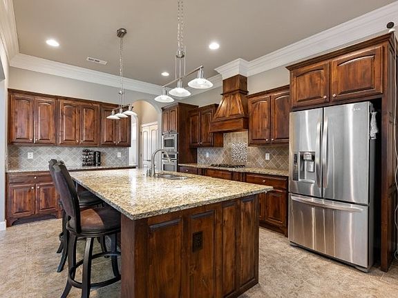 5th image of 1406 Wisteria Ave