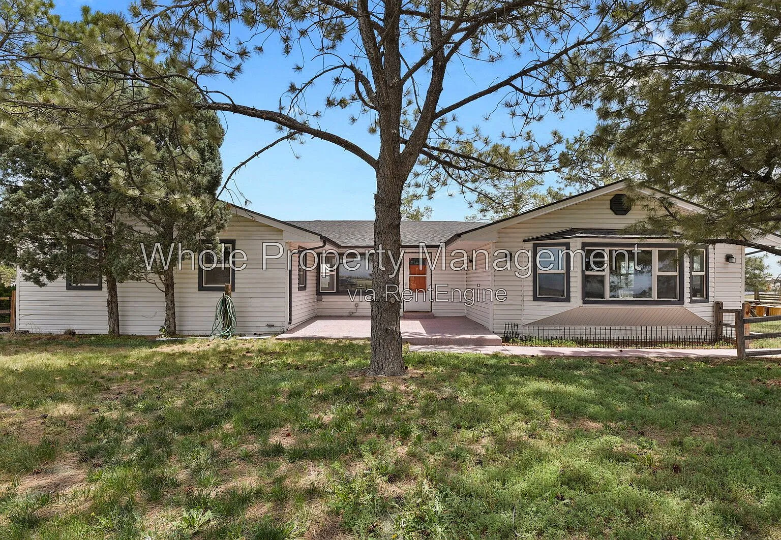 3 bed, 2.0 bath, 2088 sqft, $3,900 — Photo 1