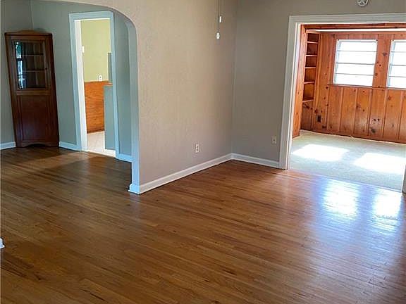4th image of 525 N Crawford Ave