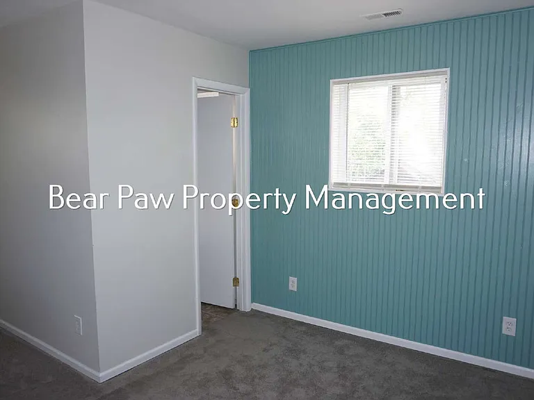 960 Loveland St #B — Photo 15