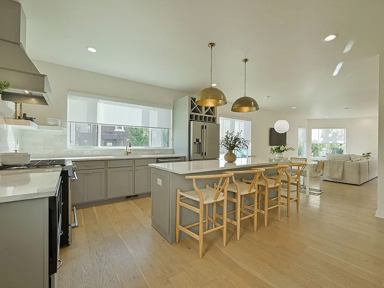 1300 N Blackwelder Ave — Photo 18