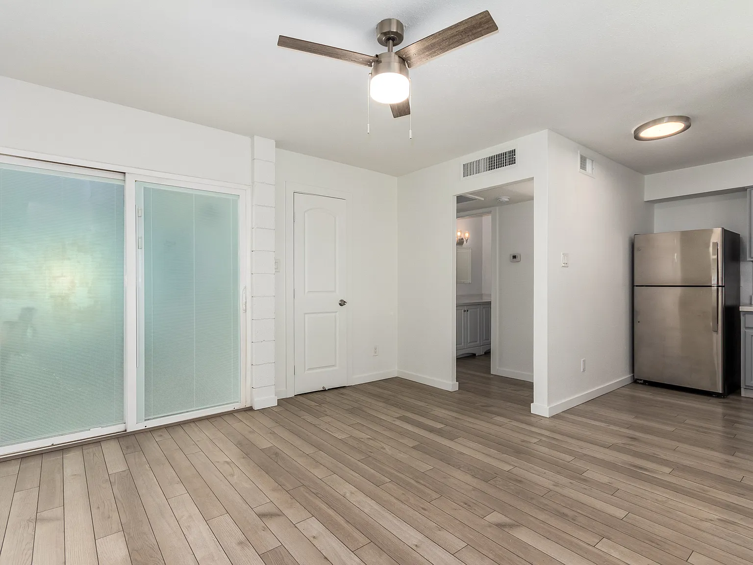 1 bed, 700 sqft, $1,199 — Photo 3