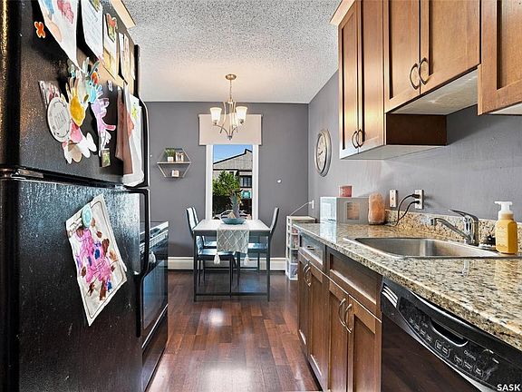 4th image of UNIT 202-254 Pinehouse PLACE
