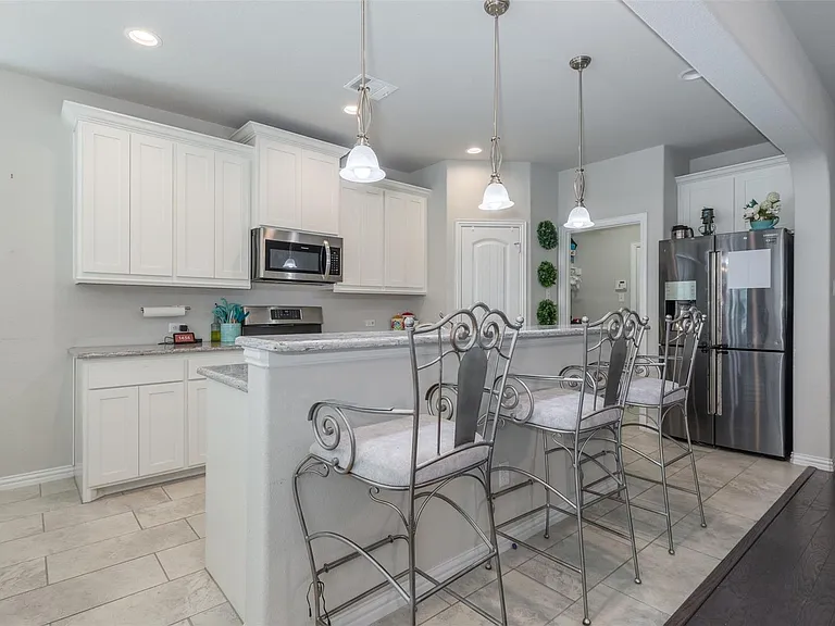 717 Seabourne Dr — Photo 19