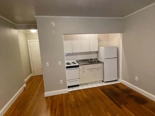 135 Chadwick St APT 4, Portland, ME 04102