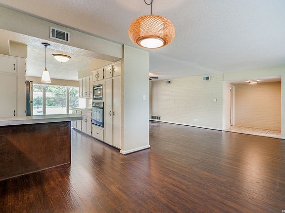 5th image of 223 Beechwood