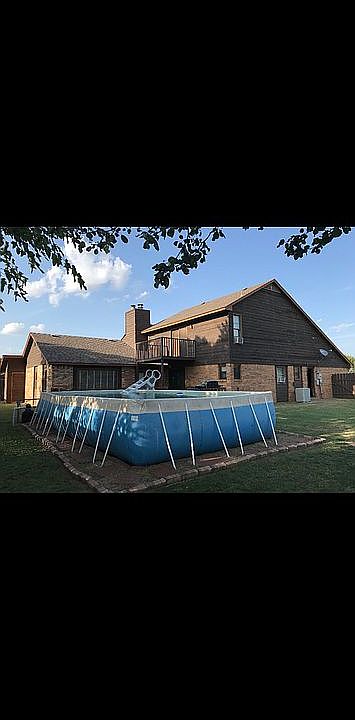 1st image of 902 Willow Creek Cir