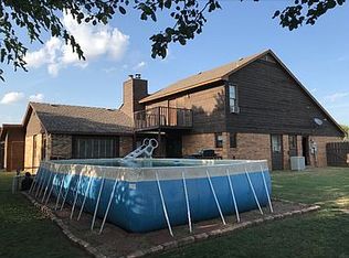 902 Willow Creek Cir, Enid, OK 73703