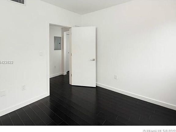 5th image of 557 Michigan Ave #121