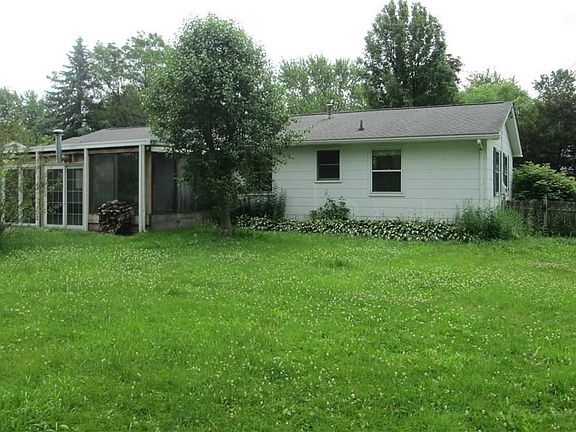 3rd image of 33 Puritan Pl