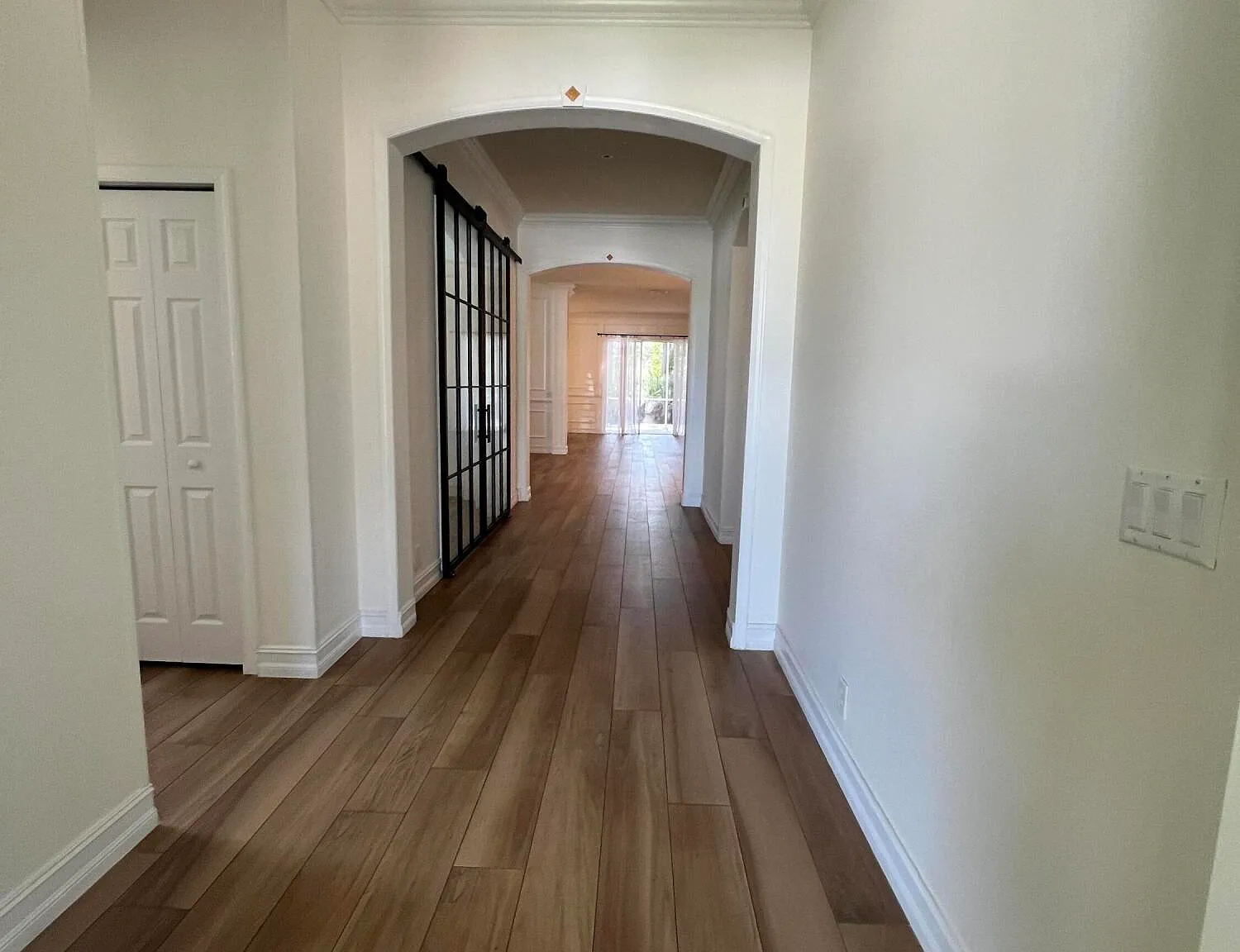 3 bed, 3.0 bath, 2400 sqft, $3,800 — Photo 3