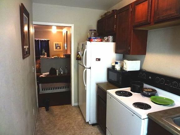 3rd image of 2925 Lyndale Ave N APT 3