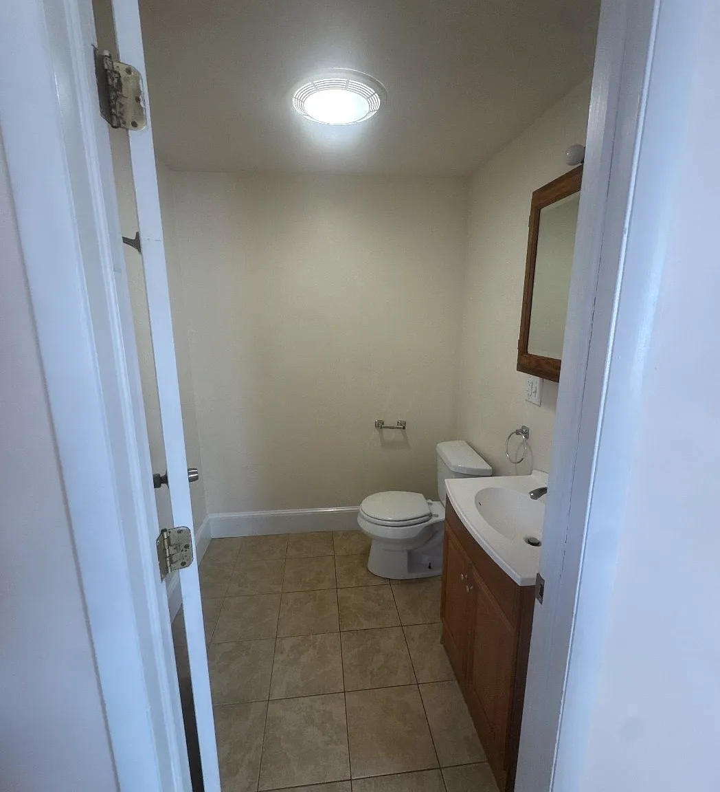 3 bed, 1.5 bath, 1200 sqft, $3,450 — Photo 3