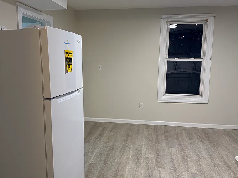 75-77 Perry Ave #2 — Photo 3