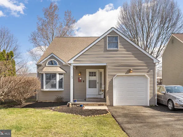 73 Whethersfield Cir, Telford, PA 18969