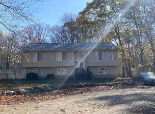 27 Sisson Rd, Coventry, RI 02827