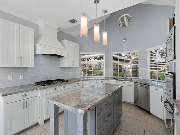 2nd image of 1431 N Medio River Cir