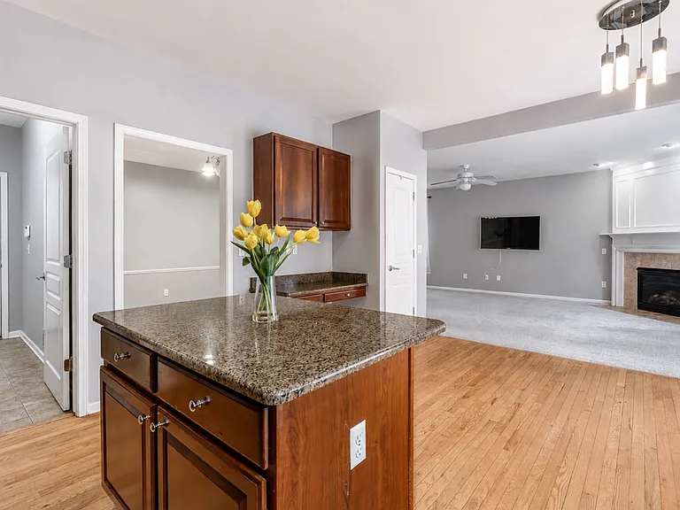 45149 Bartlett Dr — Photo 30