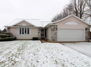 71 Peter Pan Ln, Marshall, MI 49068