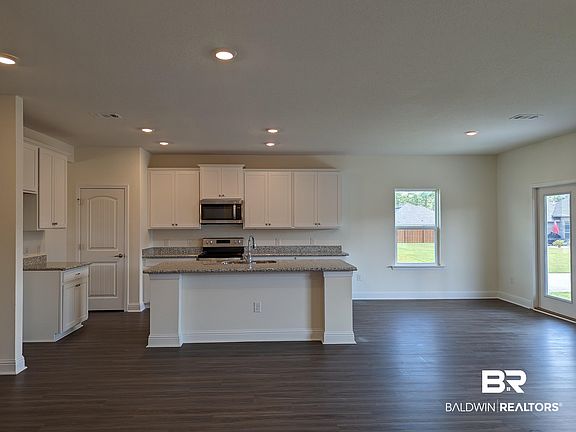 4th image of 1745 Franchir Ave
