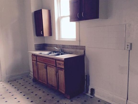 4th image of 615-617 Heaton St