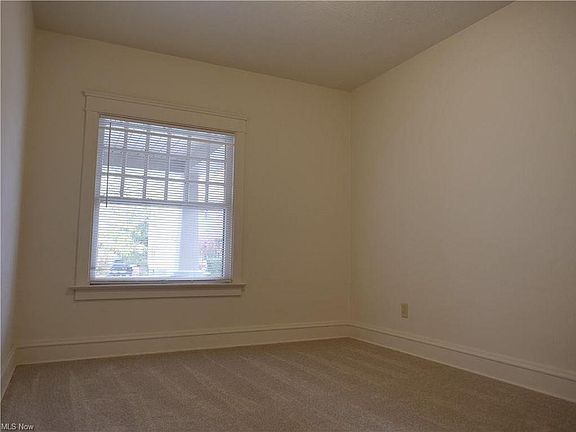 4th image of 1290 Gladys Ave Unit 2